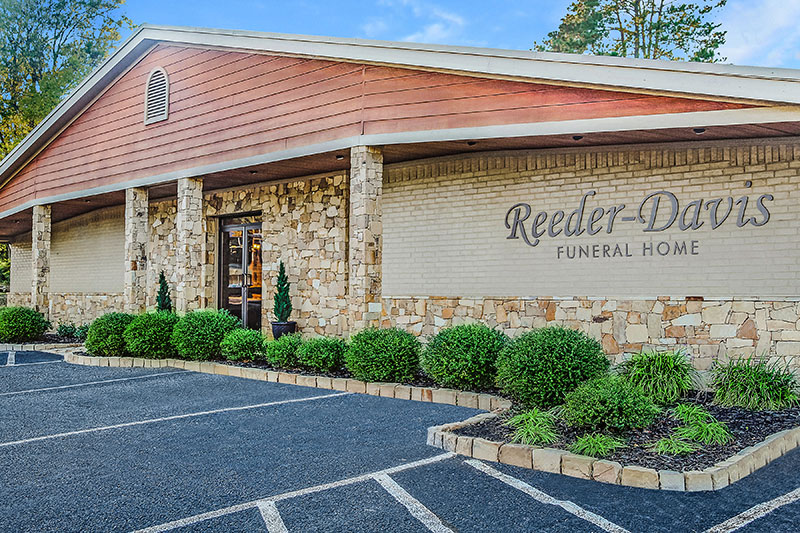 Reeder-Davis Ore City, TX chapel for funeral services
